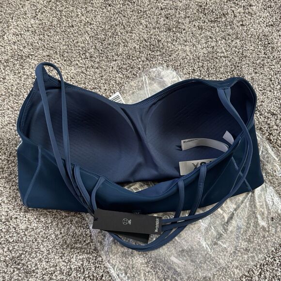 Victoria's Secret VSX Elevater Liquid Shine Light Support Sports Bra Medium NWT - Picture 6 of 10